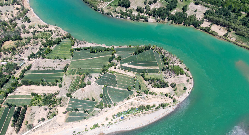 青海尖扎：夏日黃河清